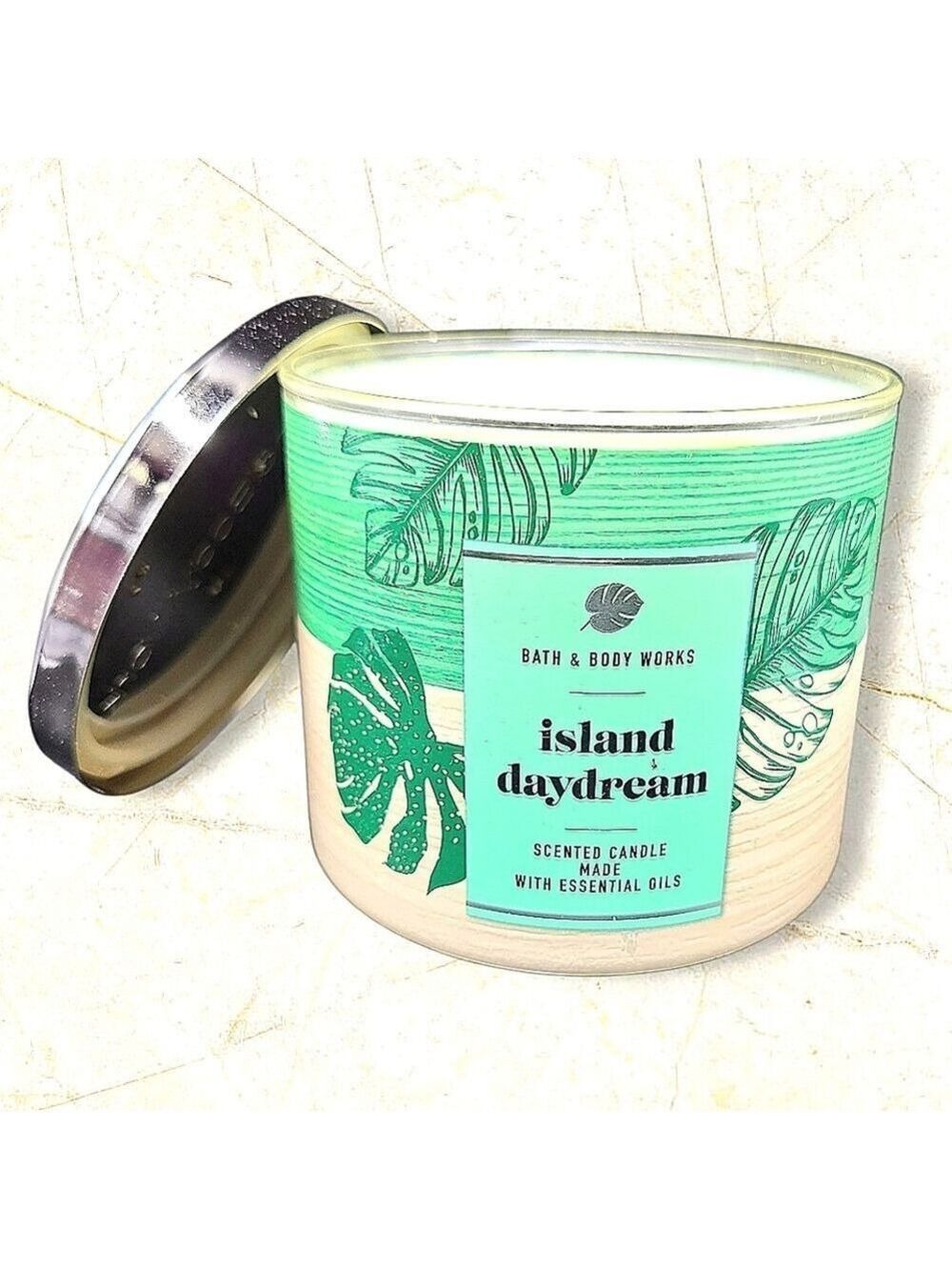 ISLAND DAYDREAM 3-WICK CANDLE BY BATH & BODY WORKS